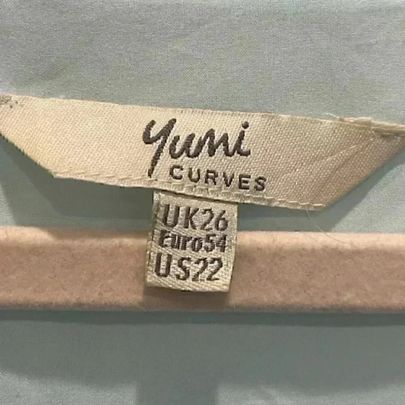 YUMI FLOWY GREEN FLORAL SPRING DRESS Size 22 - Picture 3 of 3